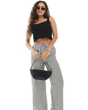 New Look Pantaloni A Fondo Ampio Neri A Righe - Nero
