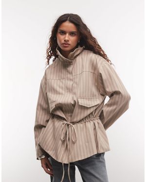 ASOS Jacke mit taillierter taille, stehkragen und beigem streifenmuster - Natur