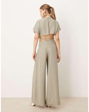 ASOS Mono Largo Con Espalda Abierta Y Detalle Fruncido De Tejido Efecto Lino De - Neutro