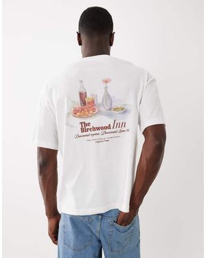 Jack & Jones T-Shirt Oversize Sporco Con Stampa Di Vino Sul Retro - Bianco