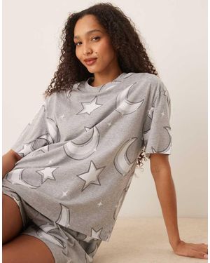 ASOS Pijama Gris De Pantalones Cortos Y Camiseta Extragrande Con Diseño De Lunas Y Estrellas De
