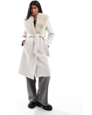 Stradivarius Longline Coat With Faux Fur Collar Detail - White