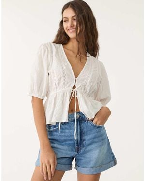 Stradivarius D83 Mom Shorts - White