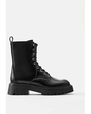 Pull&Bear Lace Up Flat Boots - Black
