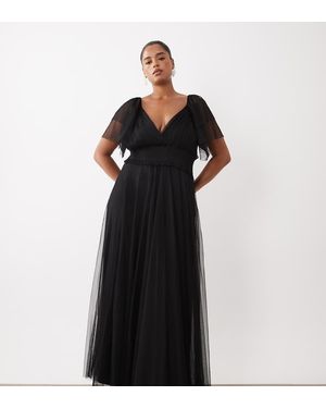 Lace & Beads Plus Vestido Maxi De Dama De Honor Con Cintura Fruncida, Cuello De Pico, Malla Y Mangas Cortas Vaporosas - Negro