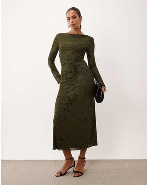 Nobody's Child Lana Devoré Midi Jurk Met Boothals En Donkere Bloemenprint - Groen