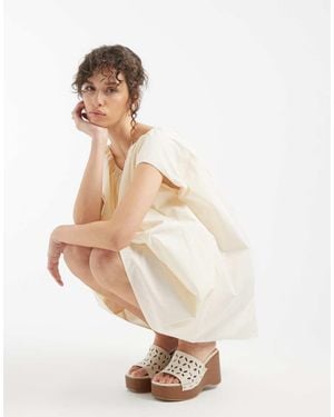 ASOS Vestito Corto A Sbuffo Color Osso - Bianco