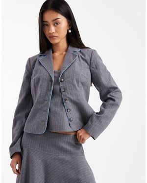 Collusion – figurbetonter blazer - Grau