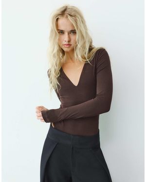 Pull&Bear Body mit v-ausschnitt - Grau