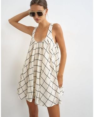 TOPSHOP Full Hem Pleated Mini Sundress - White