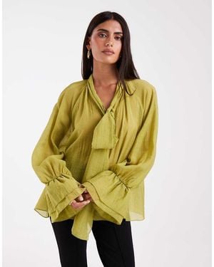 Vero Moda Blusa De Manga Larga Con Volantes Y Detalle De Pañuelo En Verde - Amarillo