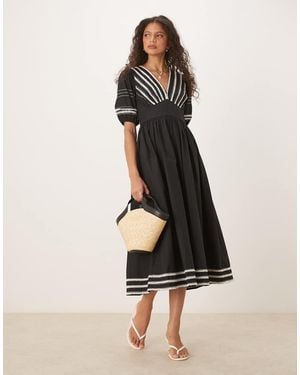 Nobody's Child Vestido Midi Negros Con Paneles A Rayas Rosa De - Neutro