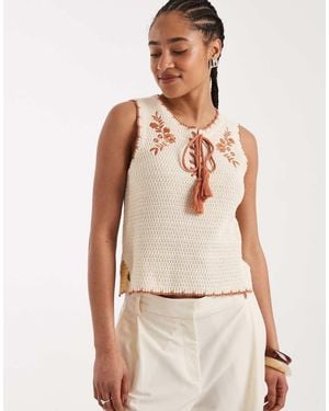 New Look Crochet Embroidered Knitted Vest - Natural