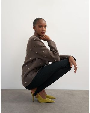 TOPSHOP Gestrickter pullover mit schulterpolstern und metallnieten - Braun