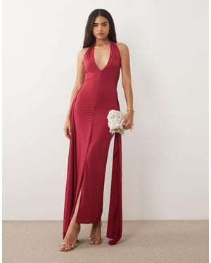TFNC London Robe longue dos nu ultra moulante à décolleté plongeant - framboise - Rouge