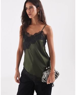 ONLY Asymmetrisches satin-top mit spitzenbesatz - Schwarz