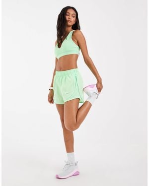 Nike Tempo dri-fit mid-rise 3-inch-shorts - Weiß