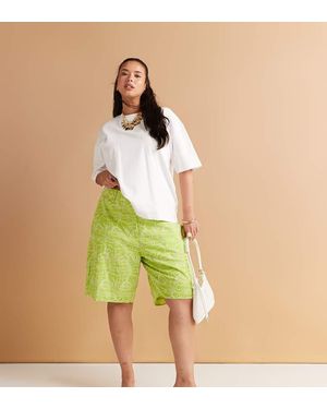 ASOS Curve Bermuda Shorts With All Over Embroidery - Green