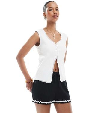Pieces Lace Trim Ribbed Sleeveless Top With Button Front Detail - White