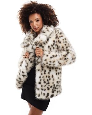 Forever New – mantel aus kunstpelz mit animalprint - Weiß