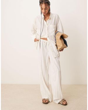 ASOS – belle – strandhose mit leinenanteil und feinem streifenmuster - Natur