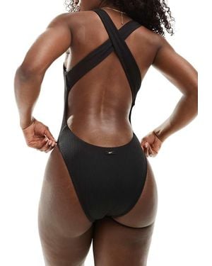 Nike Bañador Con Espalda Cruzada Y Acabado Rugoso Elevated Essentials De Nike - Negro