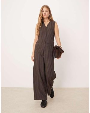 ASOS Mono Largo Marrón Chocolate Con Raya Diplomática Y Cuello De Pico De - Neutro