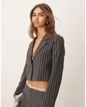 New Look Blazer Taglio Corto Gessato - Grigio