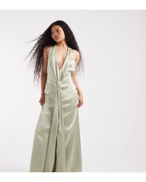 TFNC London Vestido De Dama De Honor Largo Salvia Escotado Con Cuello Halter Y Detalle De Borla De Satén De - Verde