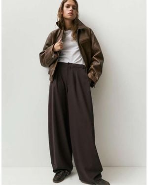 Pull&Bear Barrel Fit Darted Trousers - Brown