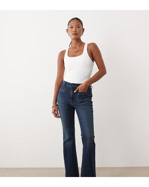 GOOD AMERICAN Petite Good Waist Flare Jeans - Blue