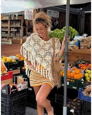 Kiwi & Co Handknit Crochet Floral Detail Off Shoulder Fringe Poncho - White