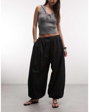 Weekday Pantalones Negros De Corte Bombacho Con Pinzas