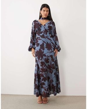 Pretty Lavish Vestido Maxi De Gasa Con Cuello De Pico, Detalle De Pañuelo, Manga Murciélago Y Estampado Floral Azul-Multi