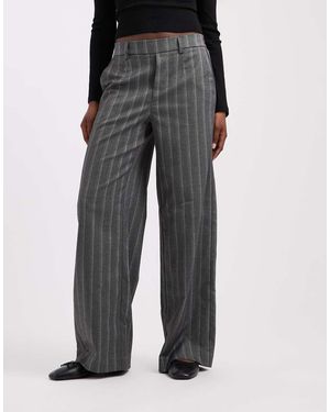 Object Pantalón De Traje De Pernera Ancha En Raya Diplomática Gris Oscuro - Negro