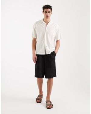 Redefined Rebel Cristiano baggy Fit Pinstripe Shorts - White