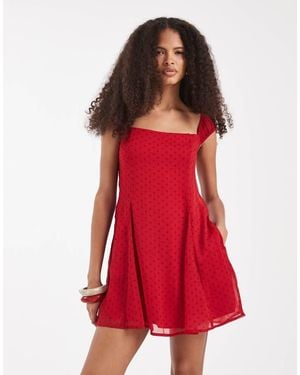 Hollister Vestido Corto Con Escote Cuadrado De Chifón - Rojo