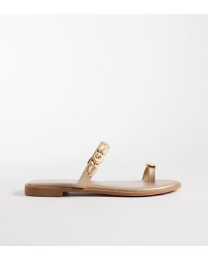 Glamorous Flat Sandals With Shells - White