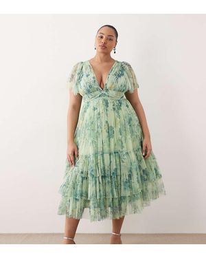 Lace & Beads Plus Vestido Midi Verde Salvia Escotado Con Estampado Floral Y Mangas Fluidas De Tul Madison De