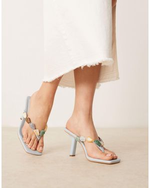 Glamorous Toe Thong Heeled Sandals With Stone Embellishment - Natural
