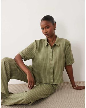 Jdy Camisa Verde Salvia A Rayas De Corte Cuadrado De Tejido Ligero (Parte De Un Conjunto)