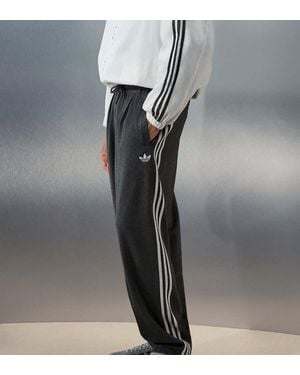 adidas Originals x ASOS Tapered Trouser - Grey