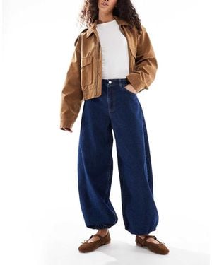 Miss Selfridge Jeans A Palloncino Elasticizzati Sul Fondo Color Indaco - Blu