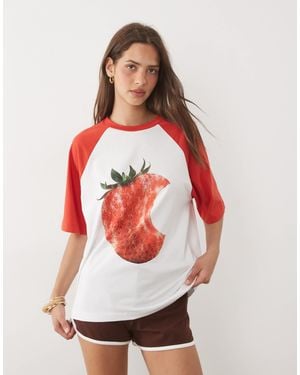 ASOS Oversized Raglan T-shirt With Strawberry Graphic - Red