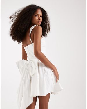 TFNC London Vestito Corto Da Sposa Color Avorio A Pieghe Con Corsetto E Fiocco Sul Retro - Bianco