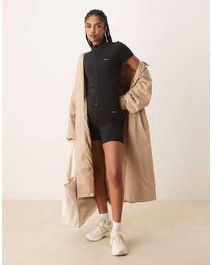 Tala Pantalones Cortos Negros De Talle Alto Con Cinturilla De Pico Skinluxe - Neutro