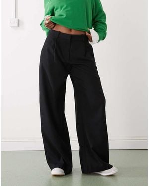 Weekday Dara Low Waist Wide Leg Trousers With Front Pleats - Black