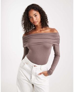Miss Selfridge Body Asimmetrico Color Fungo Con Scollo Alla Bardot - Marrone