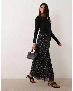 Jdy Falda Maxi Satinada Con Ribete De Encaje Y Lunares Negros