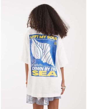 Vero Moda Oversized T-shirt With Seashell Graphic - Blue
